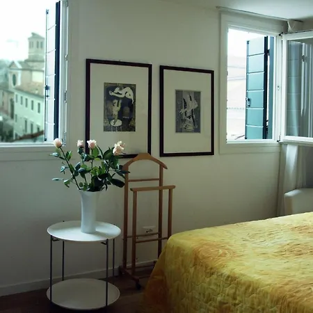 - Ca' D'oro: Bella Casa Con Terrazzi شقة
