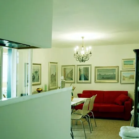 - Ca' D'oro: Bella Casa Con Terrazzi